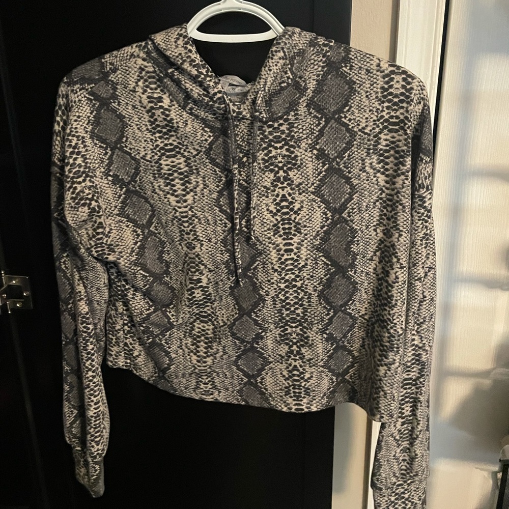 Charlotte Russe snakeskin hoodie shirt cropped.
